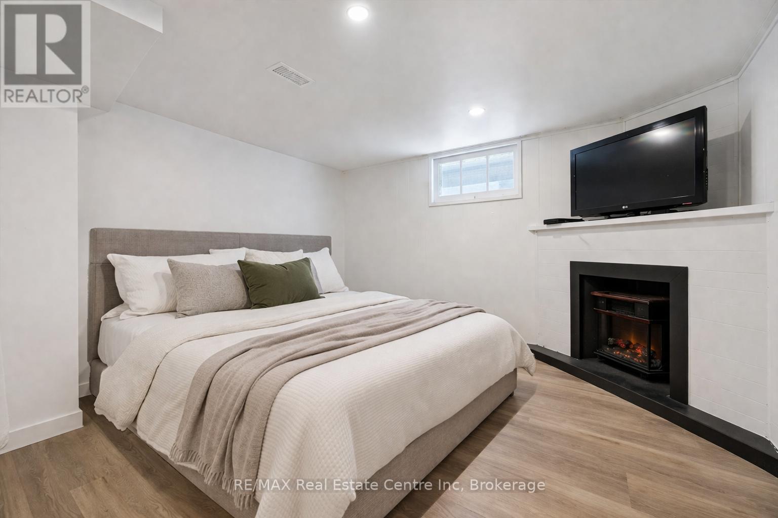 58 Vancouver Drive, Guelph, Ontario  N1E 2E9 - Photo 9 - X12978504