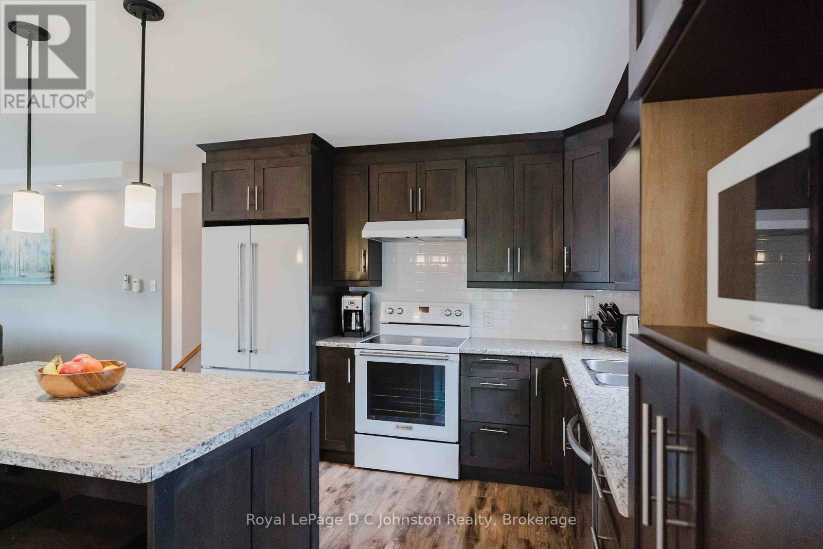 334 Tyendinaga Drive, Saugeen Shores, Ontario  N0H 2L0 - Photo 12 - X12978740