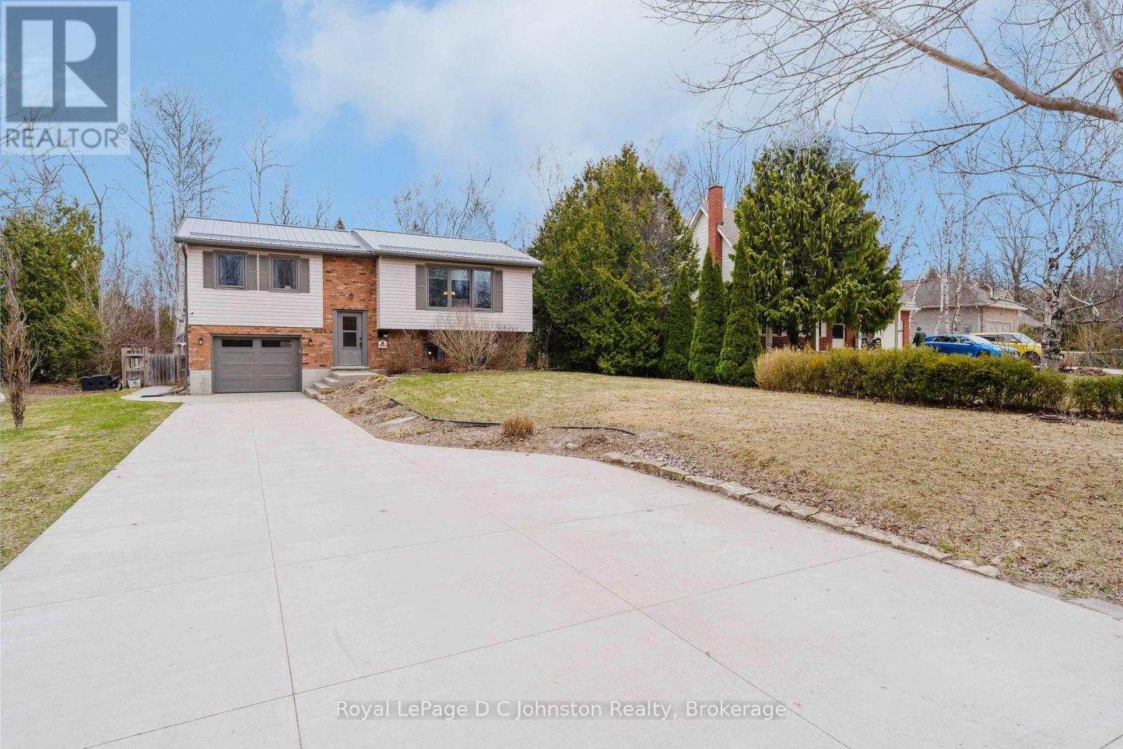 334 Tyendinaga Drive, Saugeen Shores, Ontario  N0H 2L0 - Photo 3 - X12978740