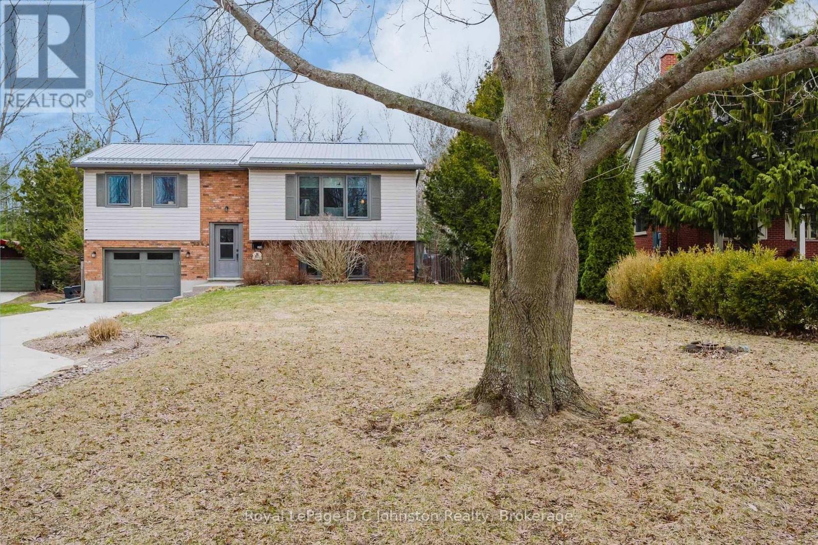 334 Tyendinaga Drive, Saugeen Shores, Ontario  N0H 2L0 - Photo 4 - X12978740