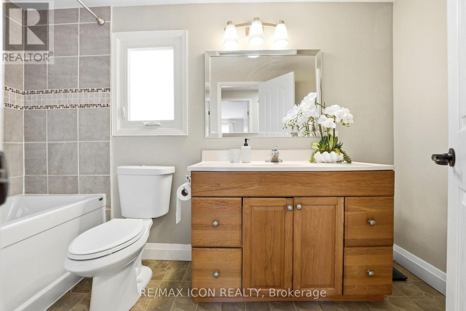 304 Dinison Place, Kitchener, Ontario  N2E 3A6 - Photo 22 - X12978290