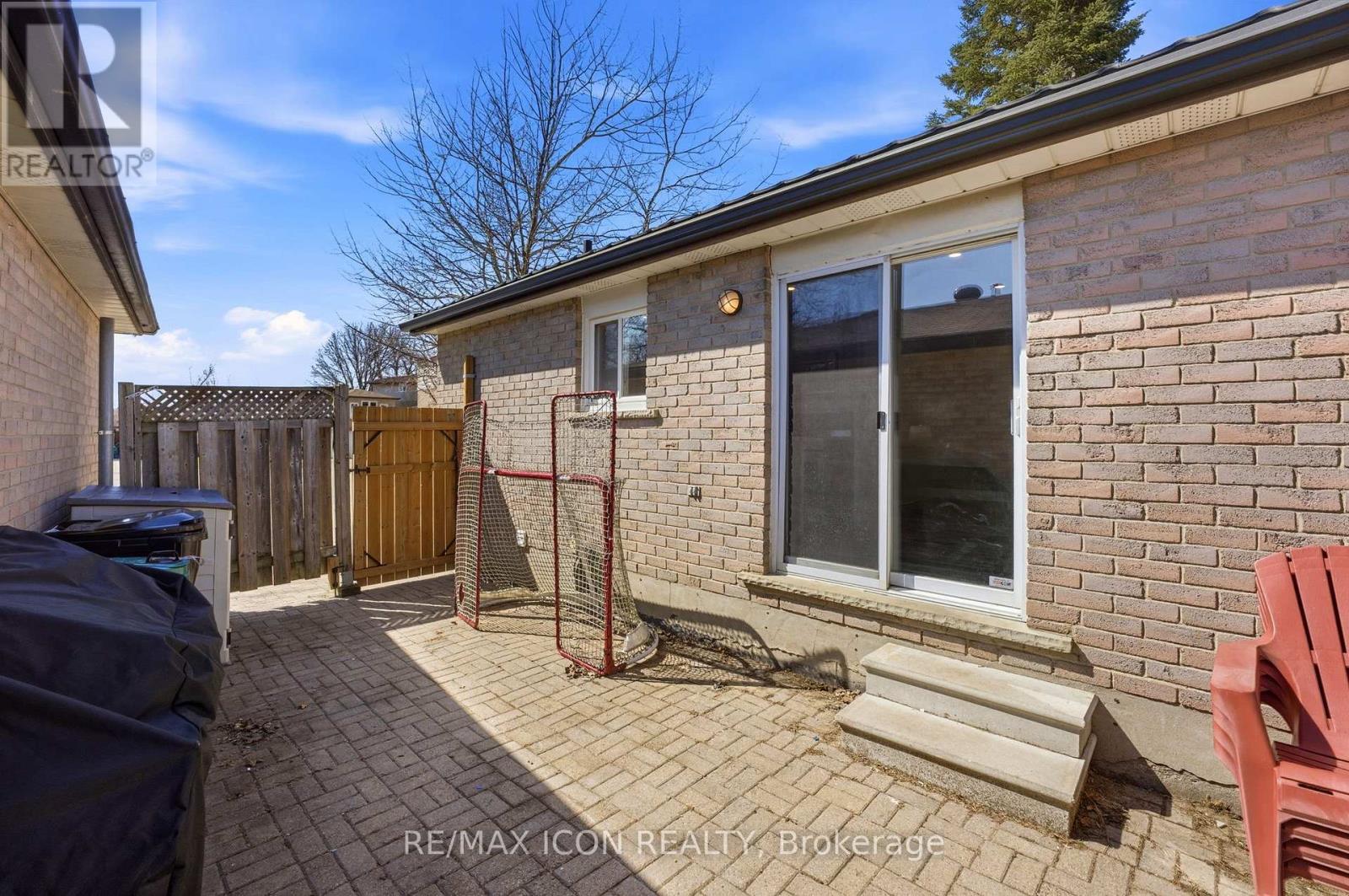 304 Dinison Place, Kitchener, Ontario  N2E 3A6 - Photo 28 - X12978290