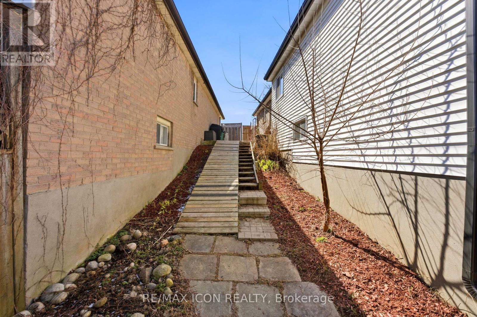 304 Dinison Place, Kitchener, Ontario  N2E 3A6 - Photo 29 - X12978290