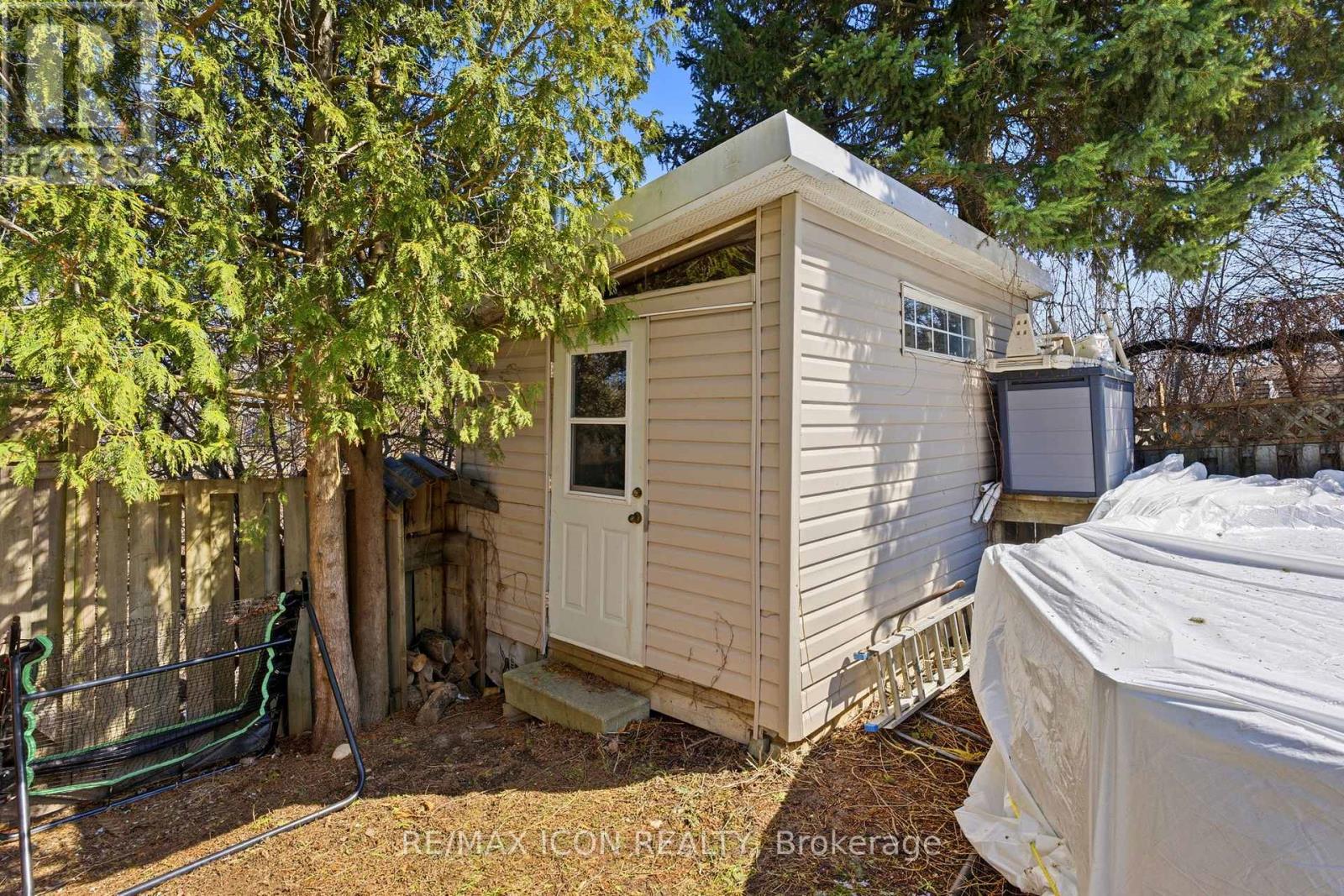 304 Dinison Place, Kitchener, Ontario  N2E 3A6 - Photo 33 - X12978290