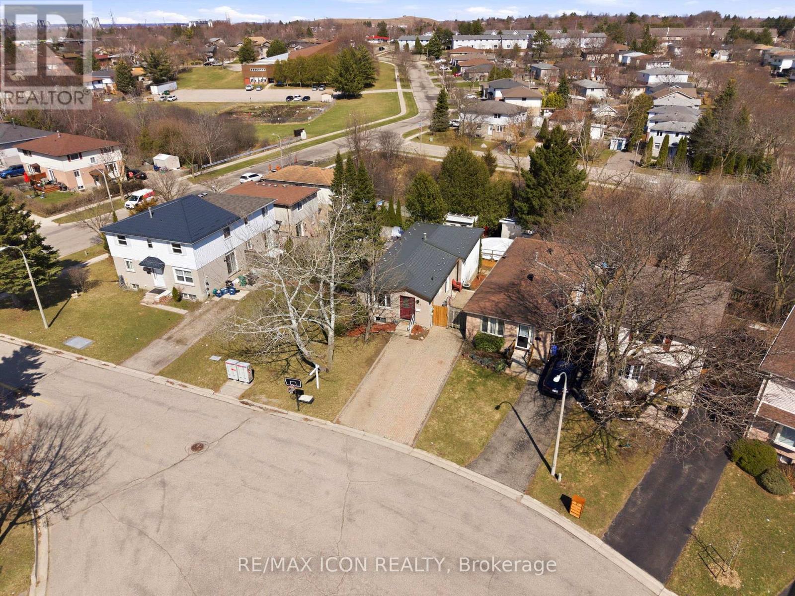 304 Dinison Place, Kitchener, Ontario  N2E 3A6 - Photo 35 - X12978290