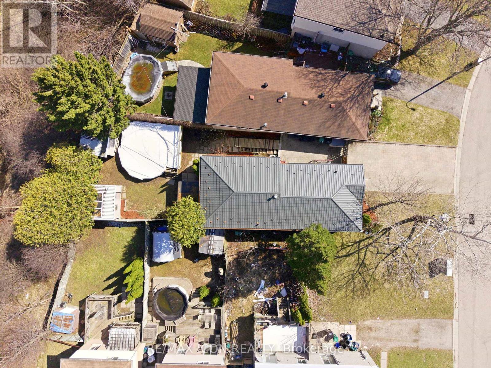 304 Dinison Place, Kitchener, Ontario  N2E 3A6 - Photo 36 - X12978290