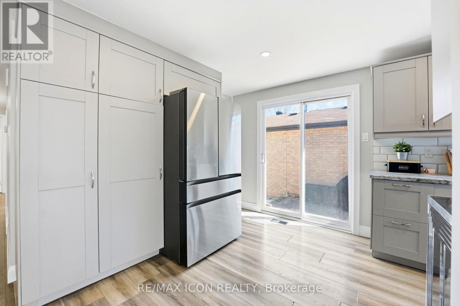 304 Dinison Place, Kitchener, Ontario  N2E 3A6 - Photo 8 - X12978290