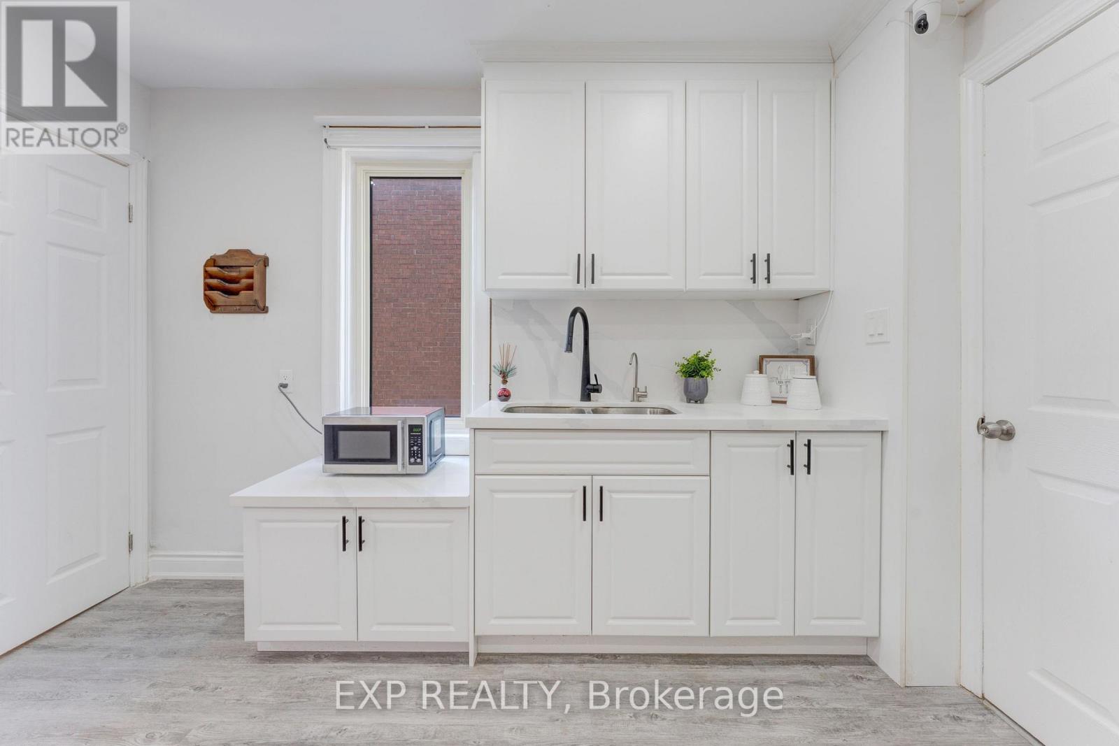 24 Onward Avenue, Kitchener, Ontario  N2H 3J7 - Photo 15 - X12978292