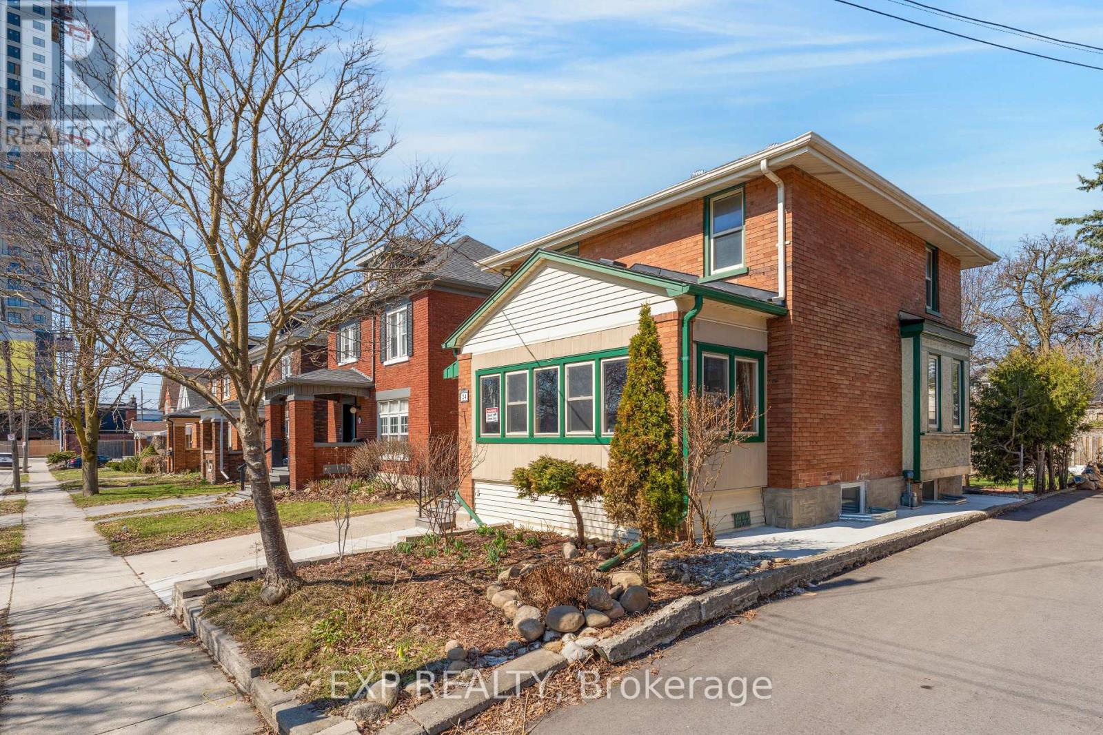 24 Onward Avenue, Kitchener, Ontario  N2H 3J7 - Photo 2 - X12978292