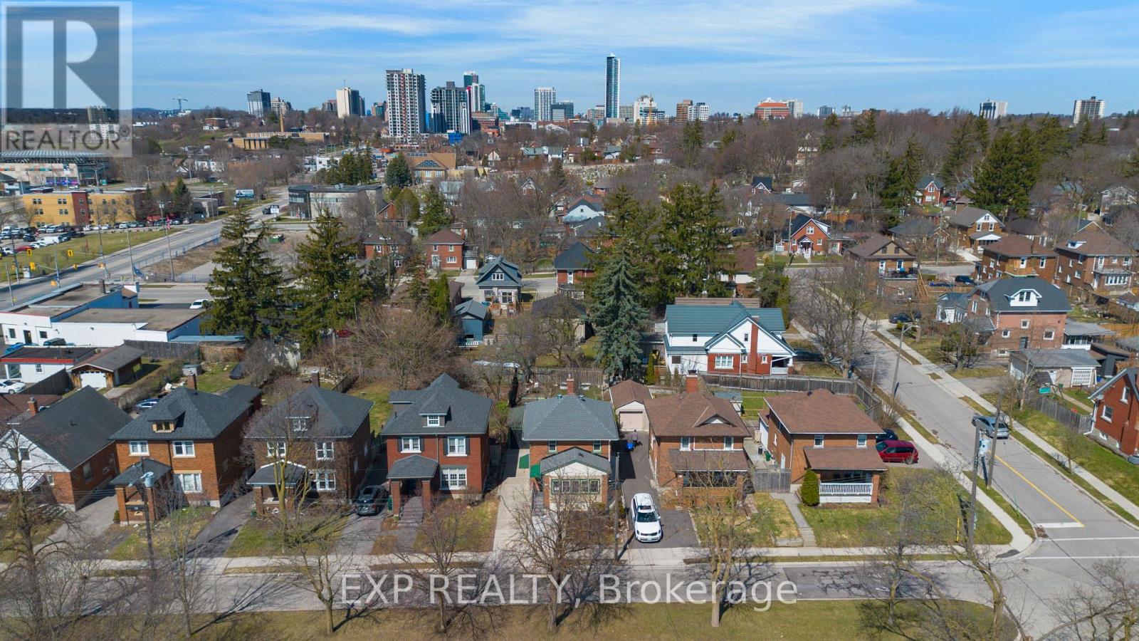 24 Onward Avenue, Kitchener, Ontario  N2H 3J7 - Photo 3 - X12978292