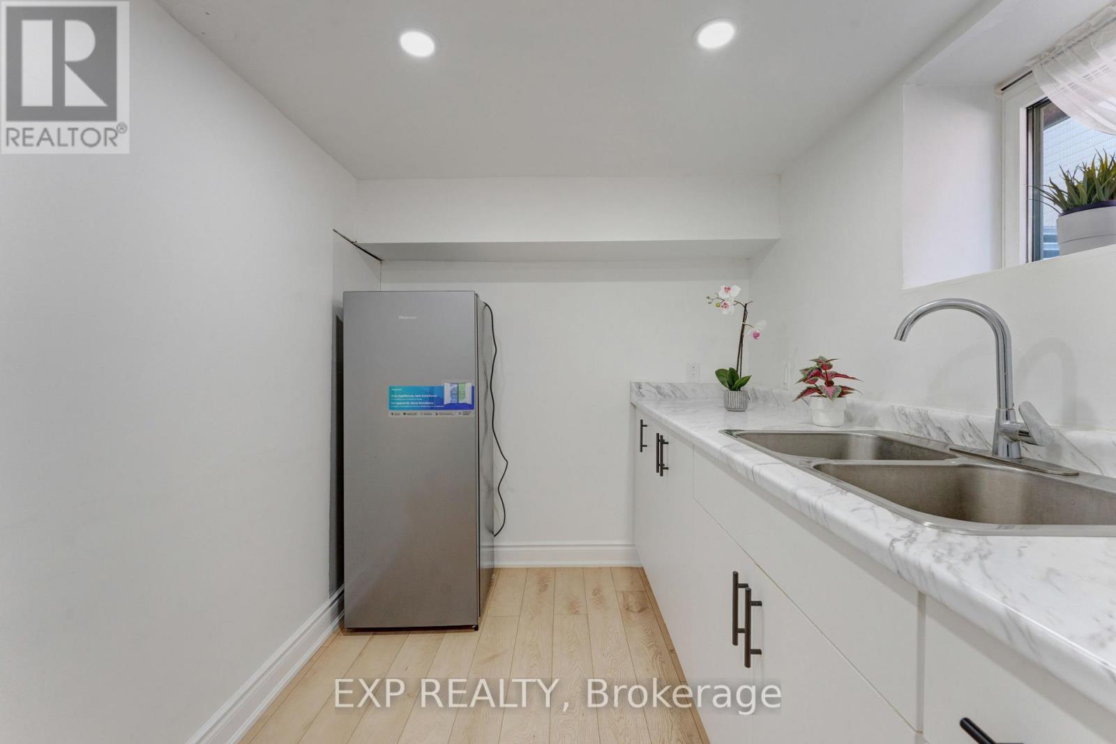 24 Onward Avenue, Kitchener, Ontario  N2H 3J7 - Photo 33 - X12978292