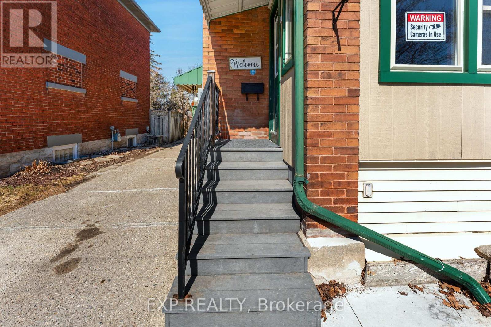 24 Onward Avenue, Kitchener, Ontario  N2H 3J7 - Photo 4 - X12978292