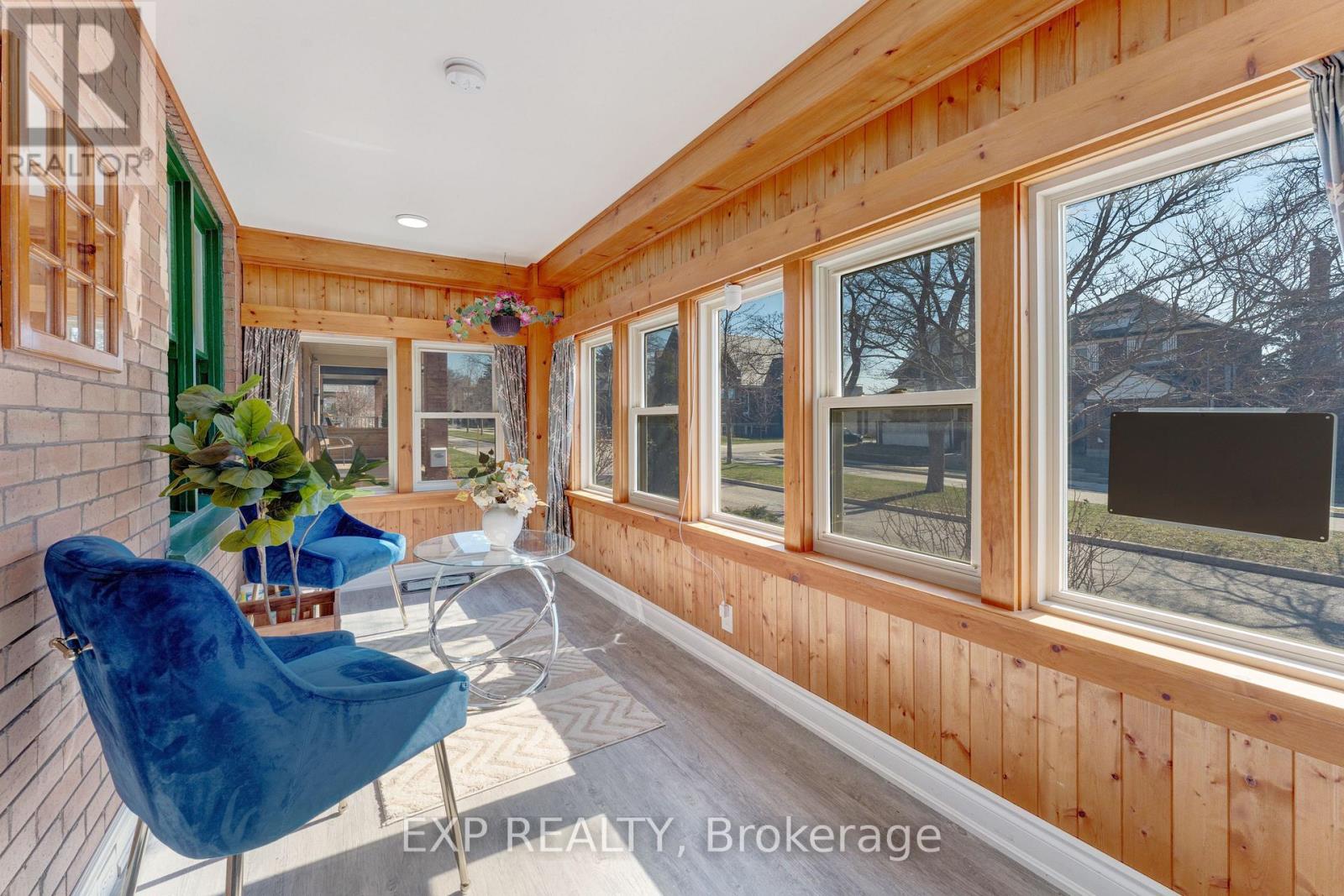 24 Onward Avenue, Kitchener, Ontario  N2H 3J7 - Photo 5 - X12978292