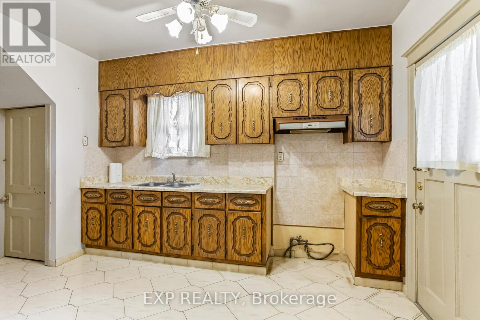 203 Balmoral Avenue S, Hamilton, Ontario  L8M 3K5 - Photo 12 - X12978330