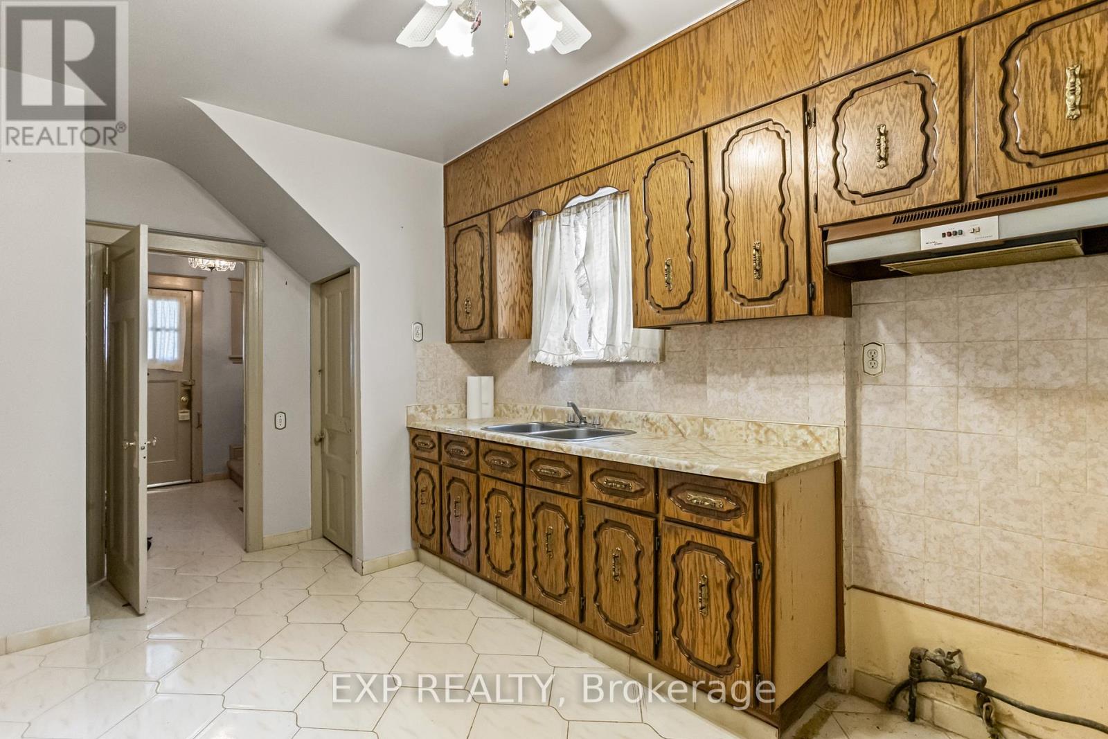 203 Balmoral Avenue S, Hamilton, Ontario  L8M 3K5 - Photo 13 - X12978330