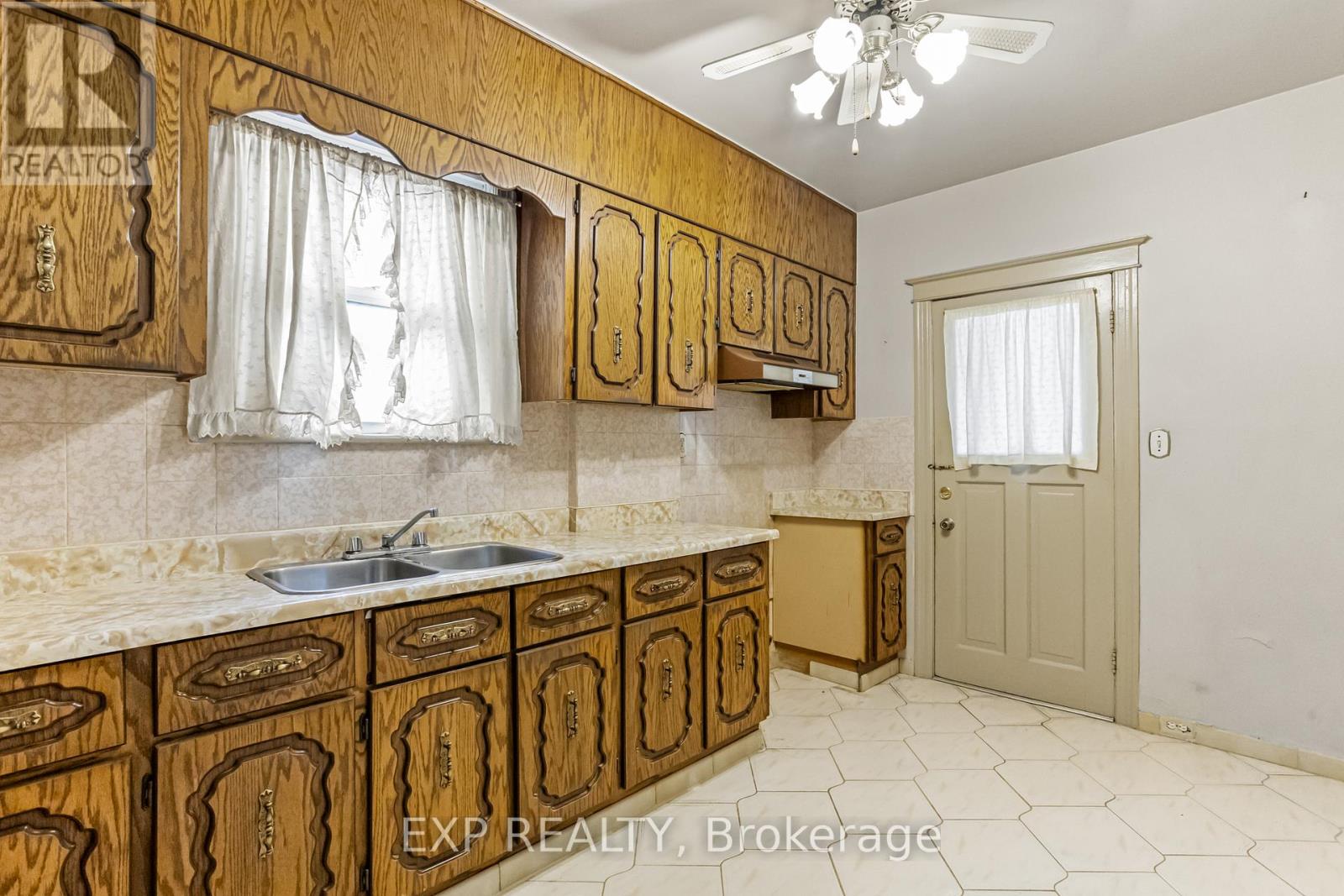 203 Balmoral Avenue S, Hamilton, Ontario  L8M 3K5 - Photo 14 - X12978330