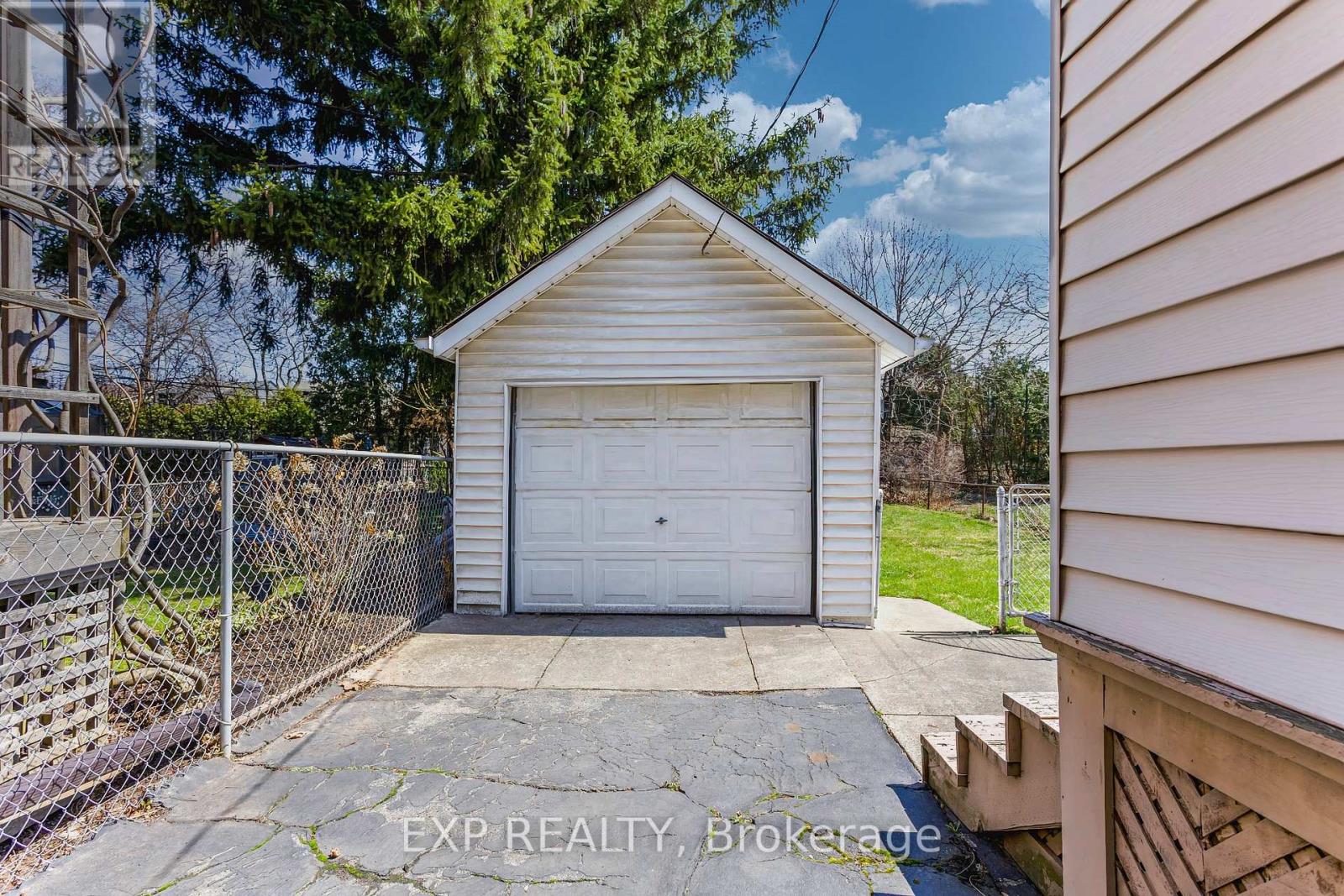 203 Balmoral Avenue S, Hamilton, Ontario  L8M 3K5 - Photo 22 - X12978330