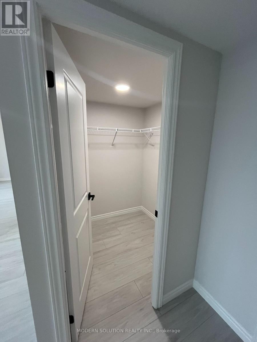 405 - 50 Otterbein Road, Kitchener, Ontario  N2B 3B7 - Photo 11 - X12978356