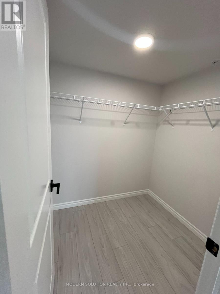 405 - 50 Otterbein Road, Kitchener, Ontario  N2B 3B7 - Photo 15 - X12978356