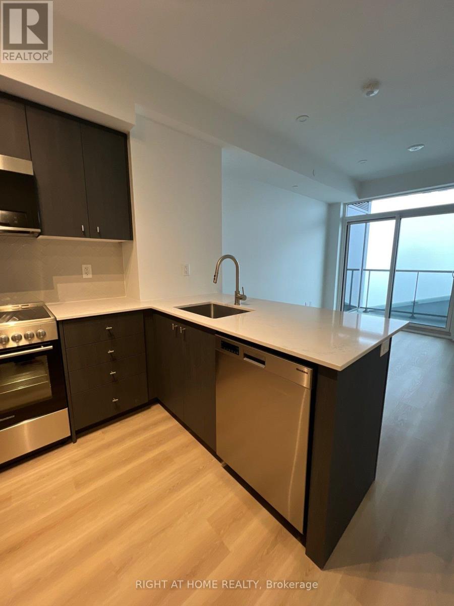 1211 - 25 Wellington Street, Kitchener, Ontario  N2G 0G5 - Photo 4 - X12978374