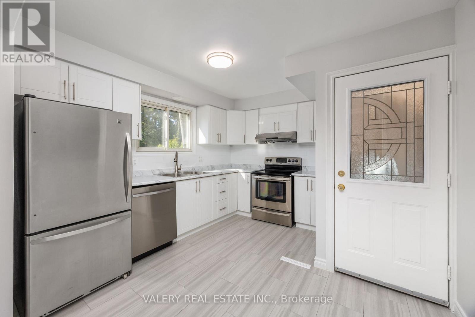 1 - 48 Clarence Street, Cambridge, Ontario  N3C 1K9 - Photo 10 - X12978414