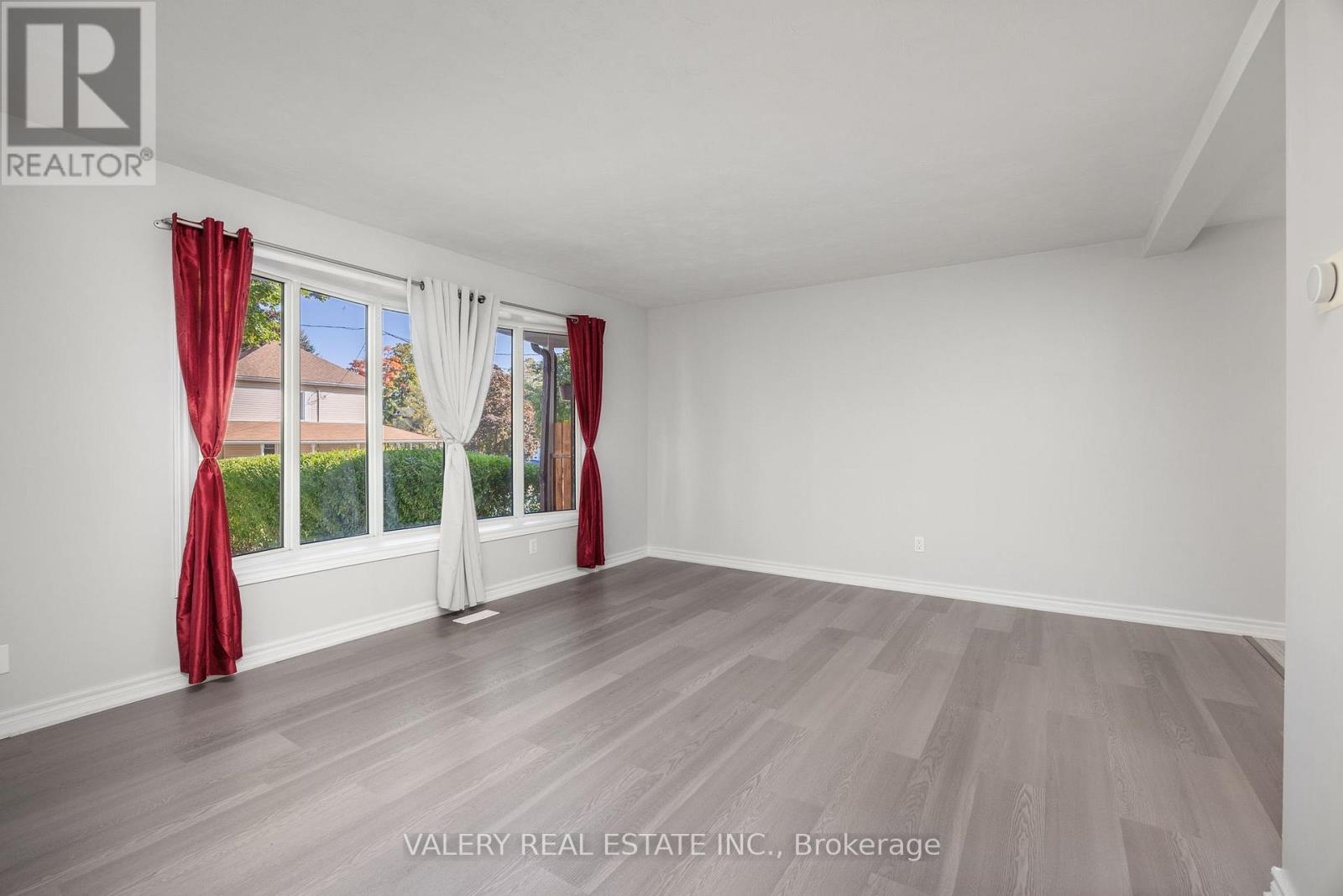 1 - 48 Clarence Street, Cambridge, Ontario  N3C 1K9 - Photo 4 - X12978414