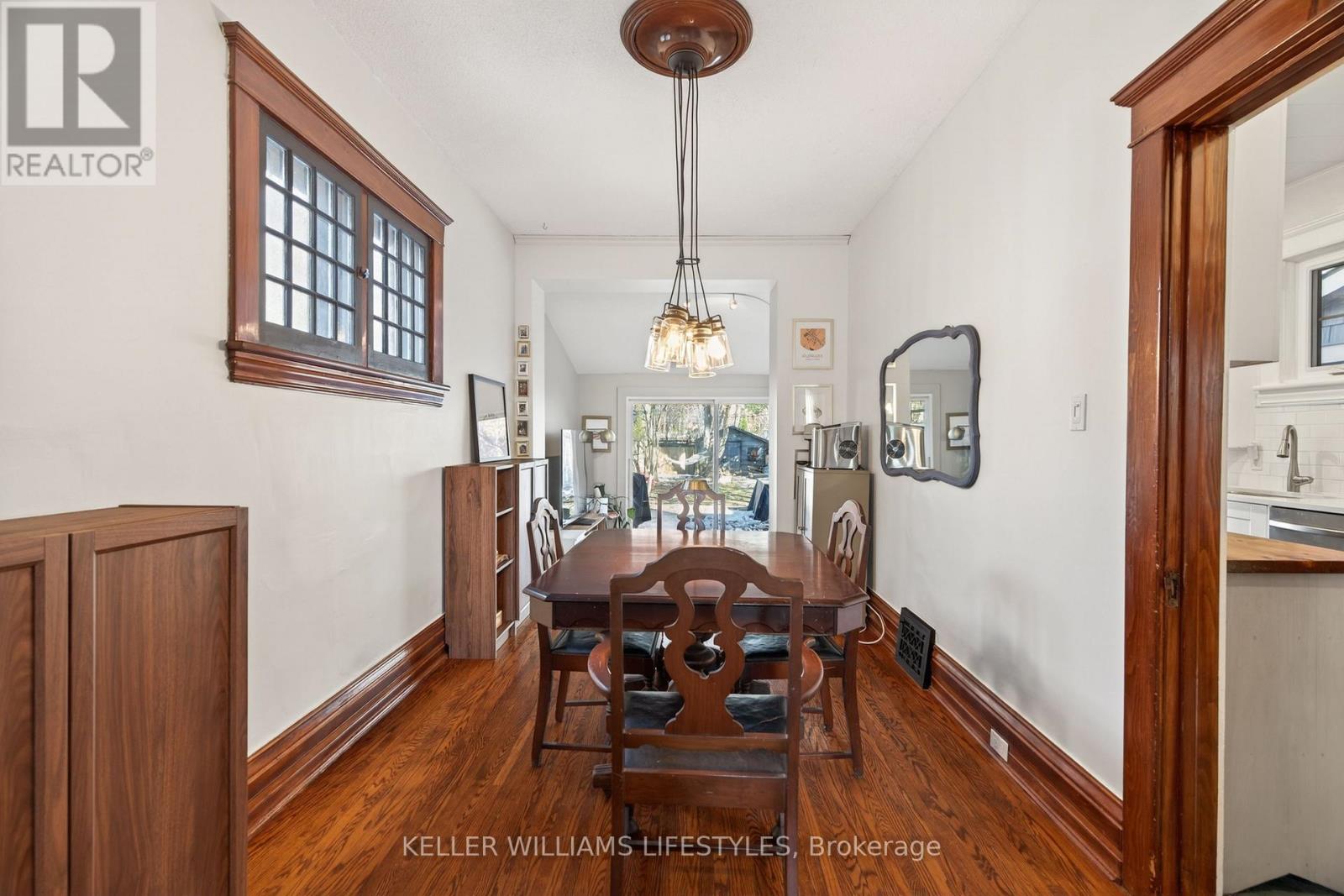 Photo 11 of 42 for 882.5 William Street