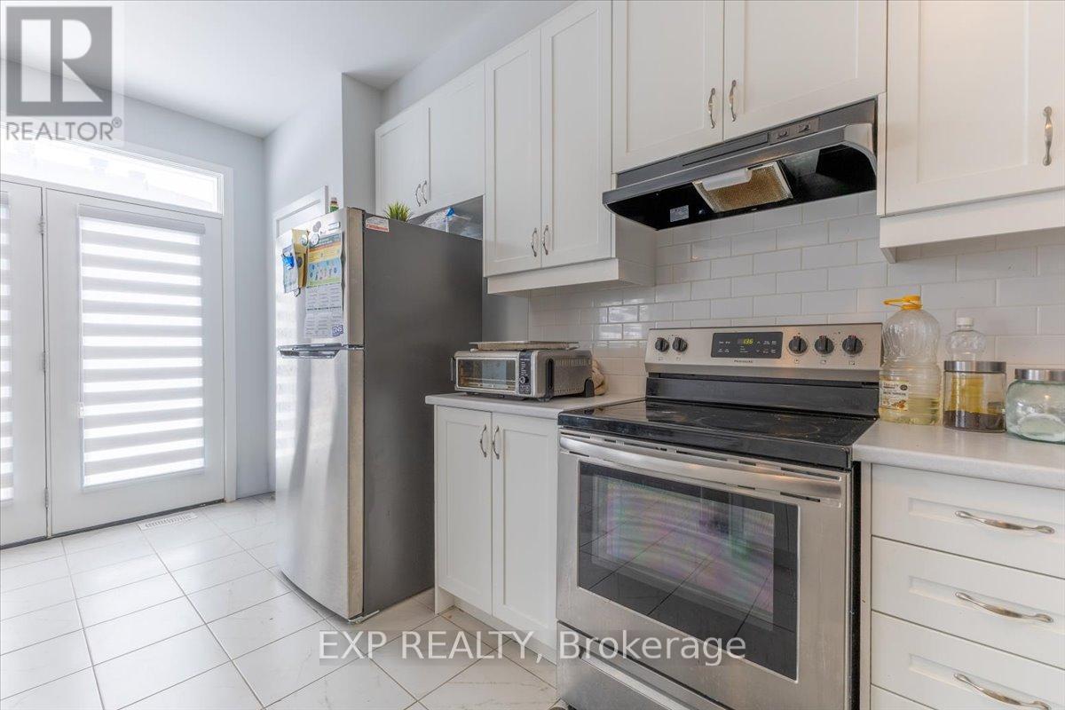 297 Billrian Crescent, Ottawa, Ontario  K2S 3A6 - Photo 7 - X12978538