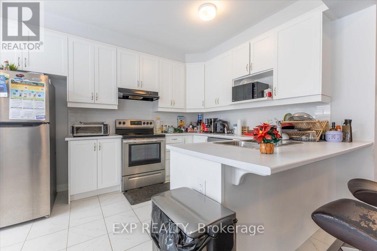 297 Billrian Crescent, Ottawa, Ontario  K2S 3A6 - Photo 8 - X12978538