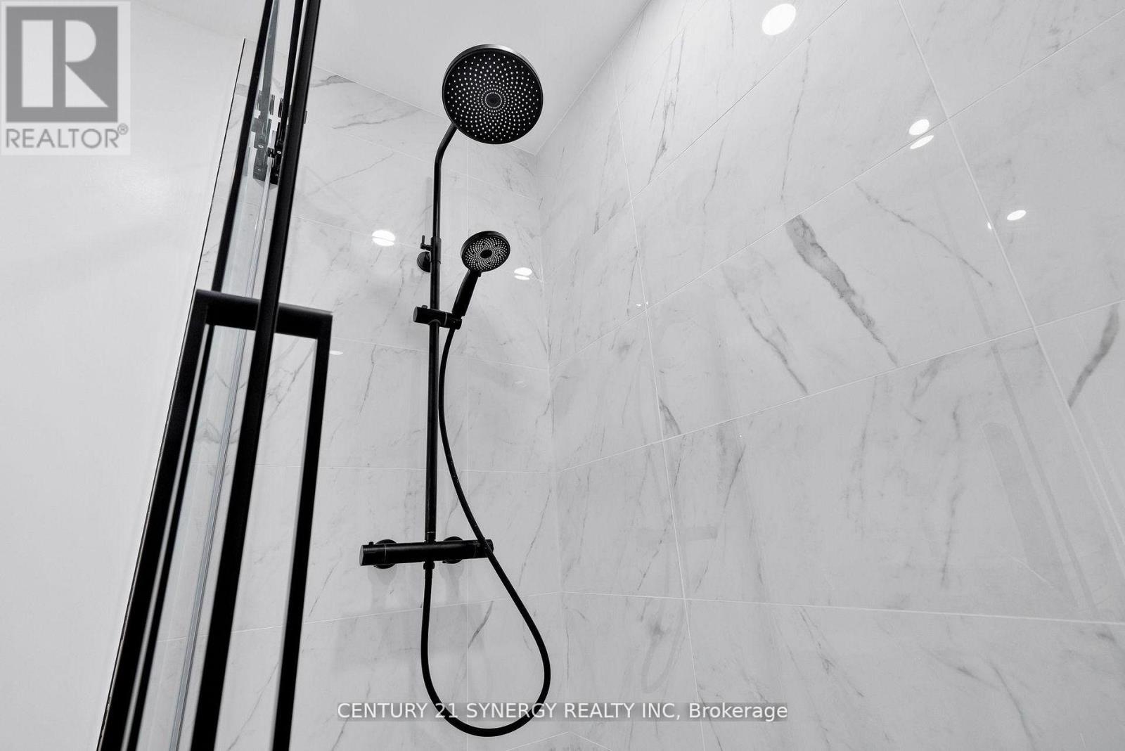 6 - 598 Kirkwood Avenue, Ottawa, Ontario  K1Z 5X4 - Photo 4 - X12978540