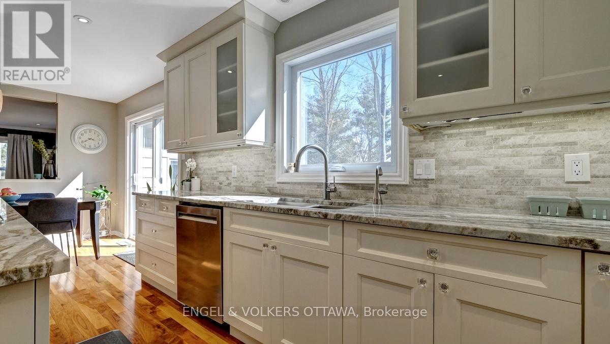 1263 Randboro Crescent, Ottawa, Ontario  K4B 1K7 - Photo 14 - X12978632