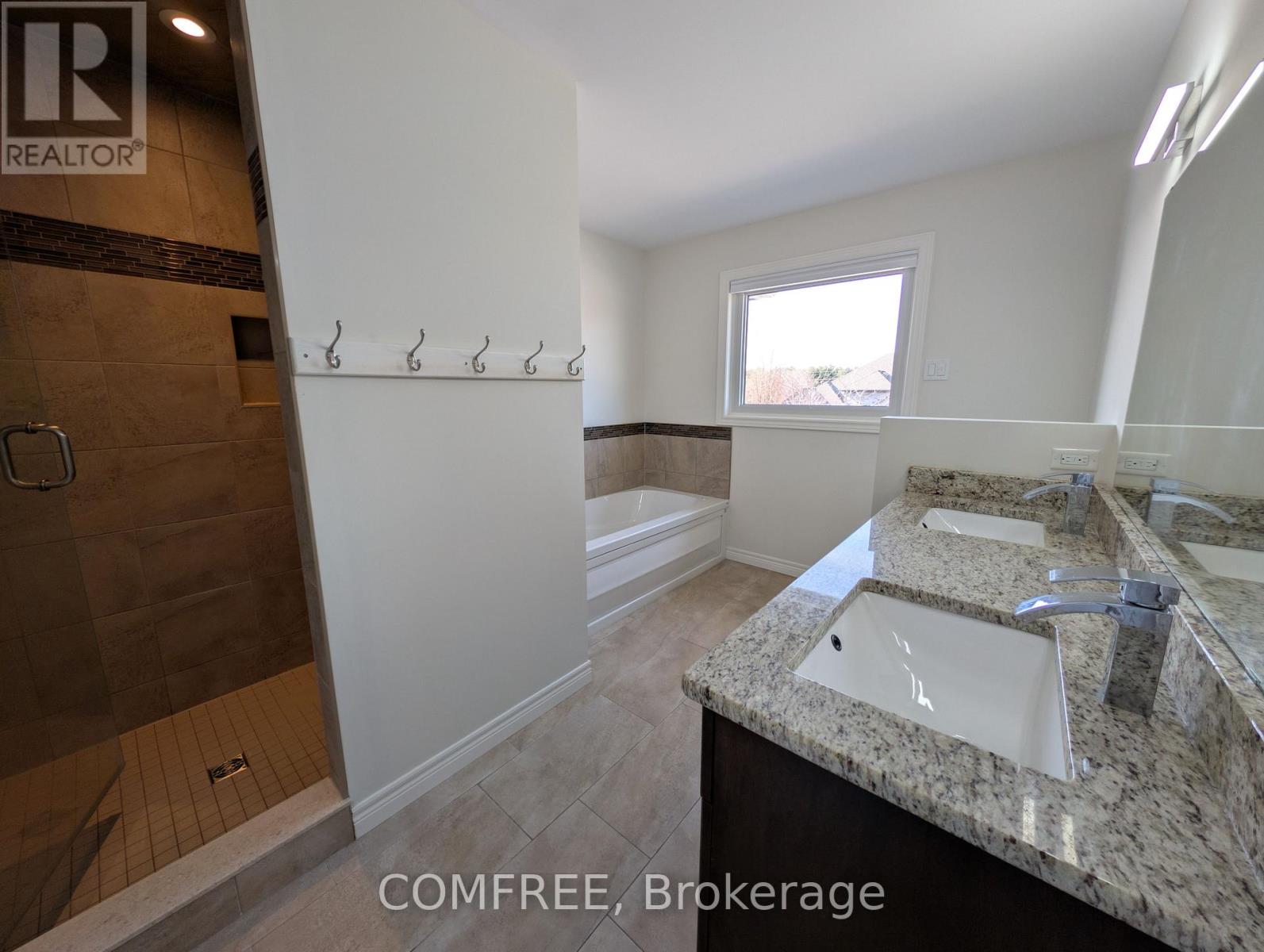 152 Juno Crescent, Woodstock, Ontario N4T 0H6 - Photo 15 - X12978644