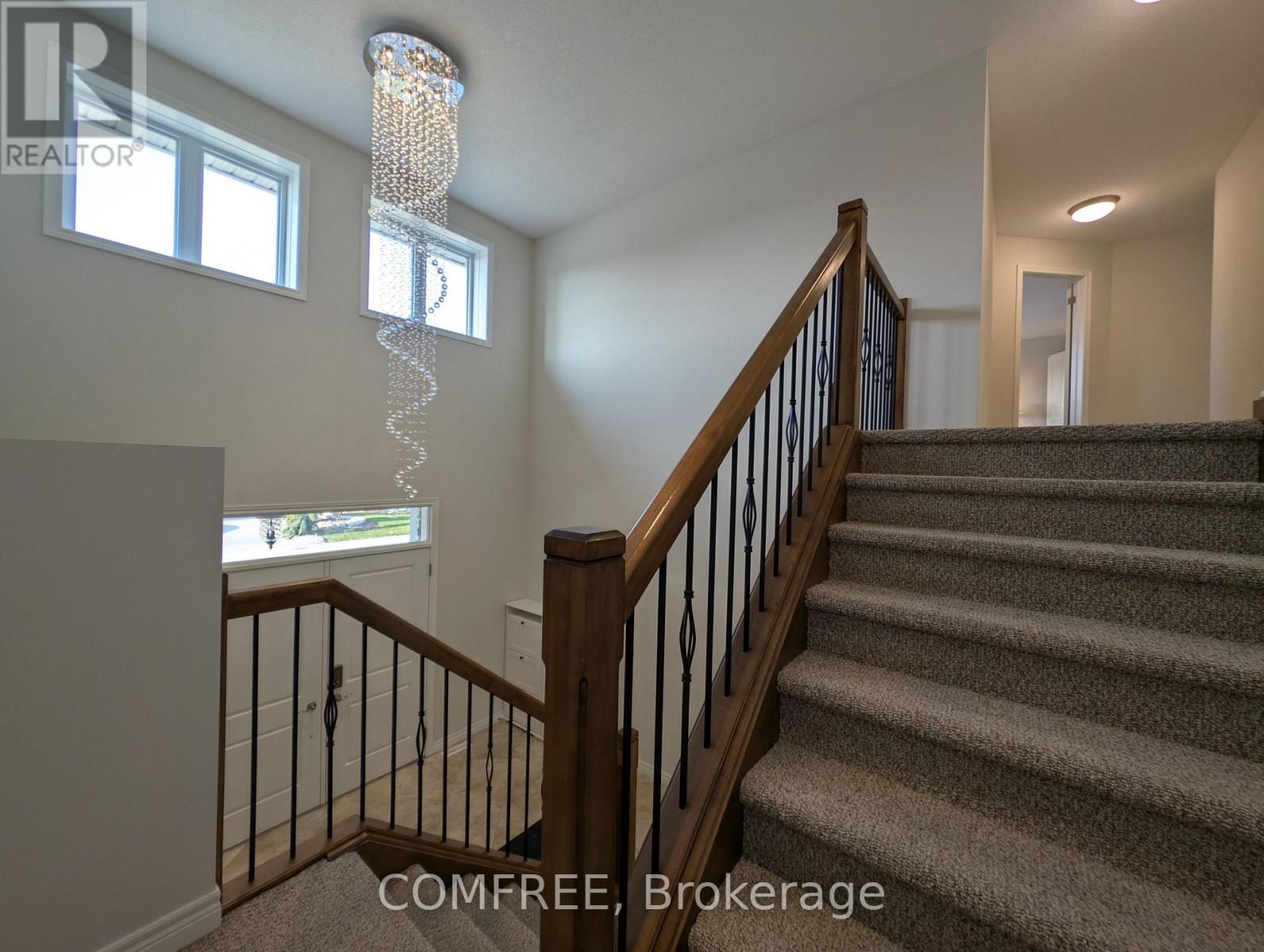 152 Juno Crescent, Woodstock, Ontario N4T 0H6 - Photo 5 - X12978644