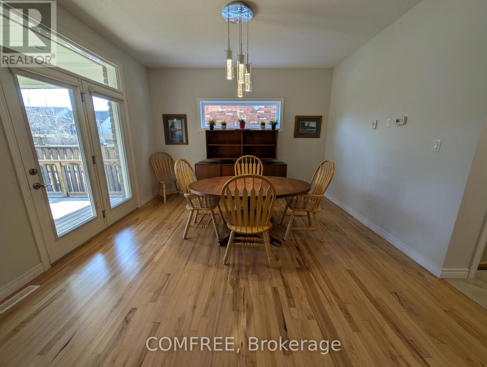 152 Juno Crescent, Woodstock, Ontario N4T 0H6 - Photo 9 - X12978644