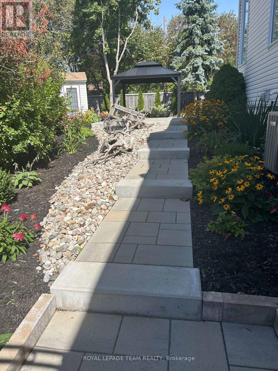 124 Macassa Circle, Ottawa, Ontario  K2T 1J9 - Photo 41 - X12978706