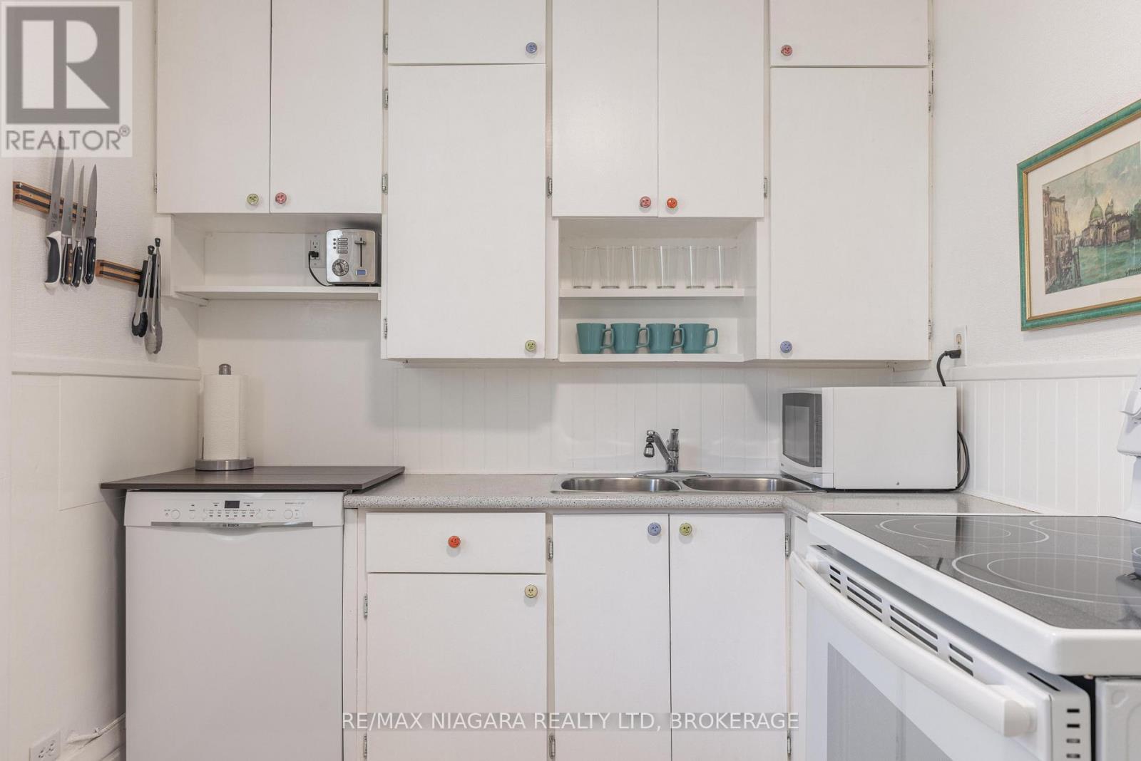 25 Wilson Street, St. Catharines, Ontario  L2R 5Z9 - Photo 10 - X12978496