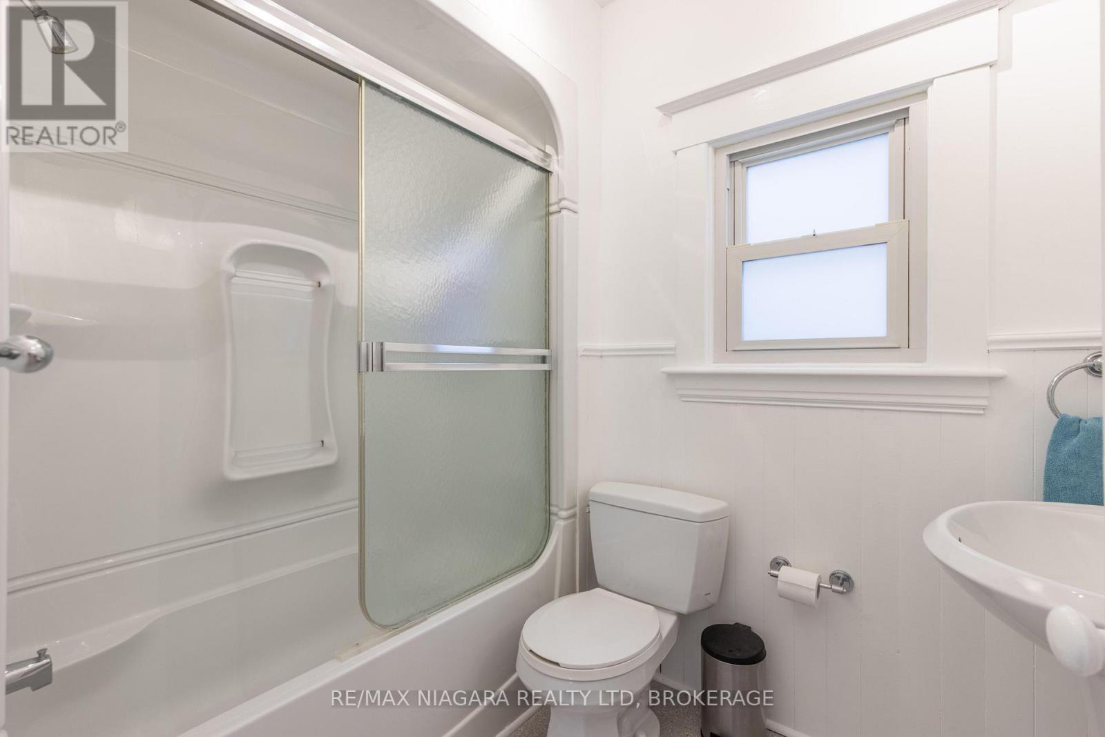 25 Wilson Street, St. Catharines, Ontario  L2R 5Z9 - Photo 12 - X12978496