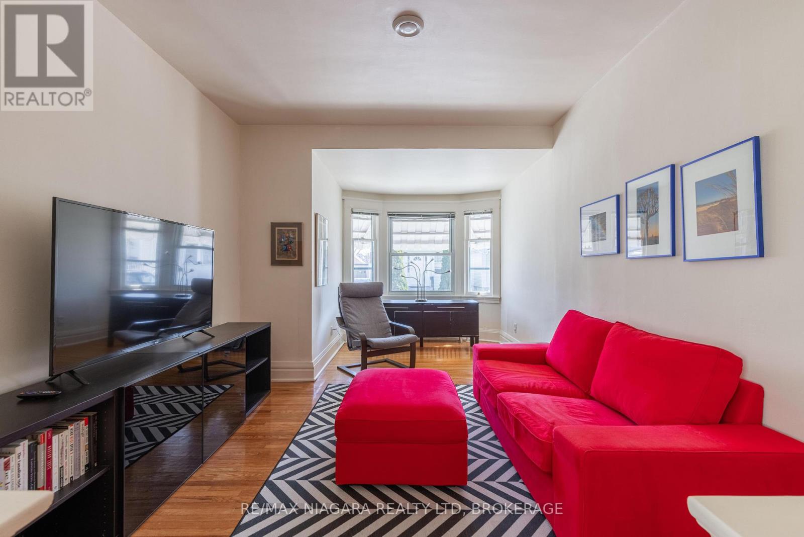 25 Wilson Street, St. Catharines, Ontario  L2R 5Z9 - Photo 6 - X12978496