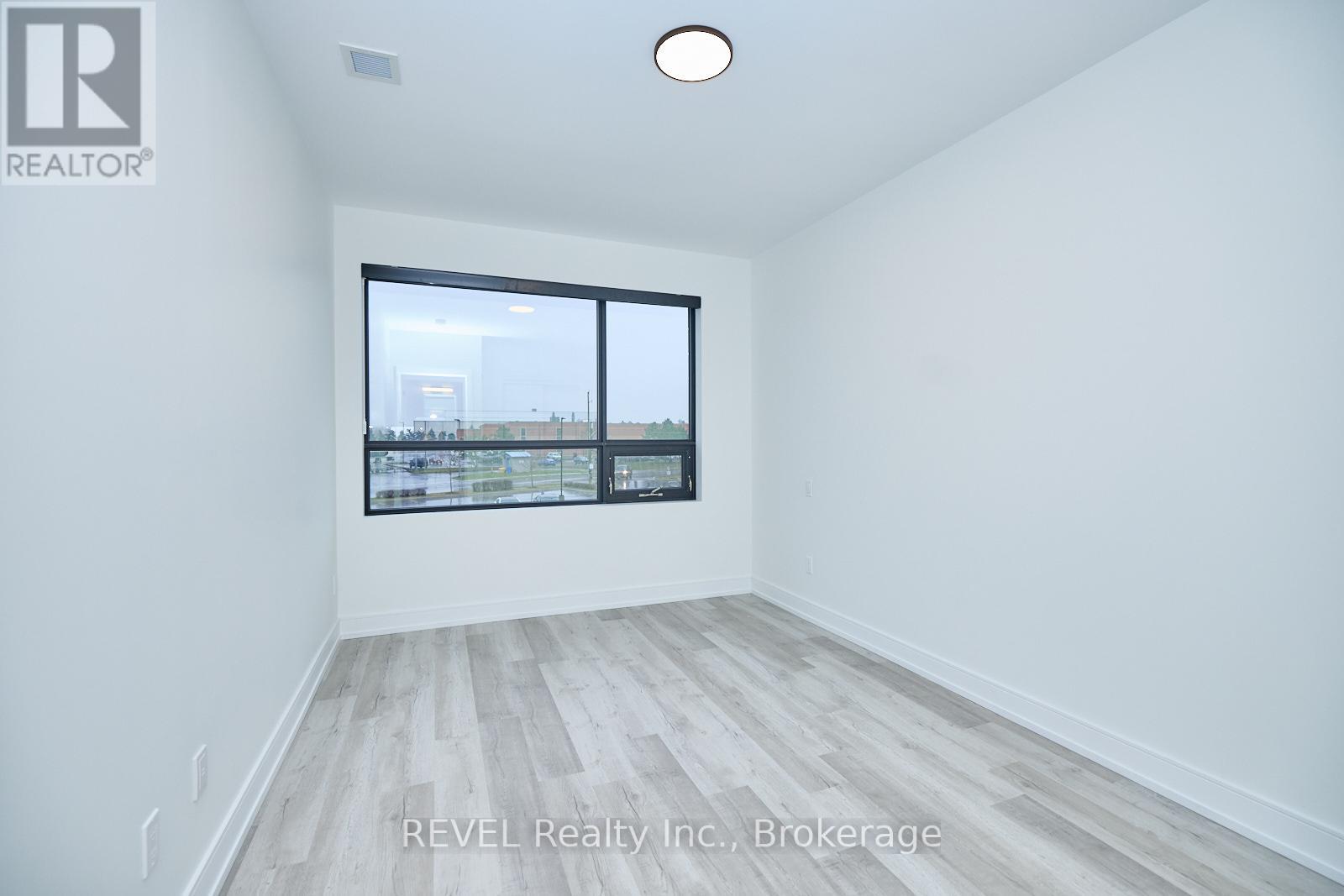 207 - 300b Fourth Avenue, St. Catharines, Ontario  L2S 0E6 - Photo 10 - X12978508