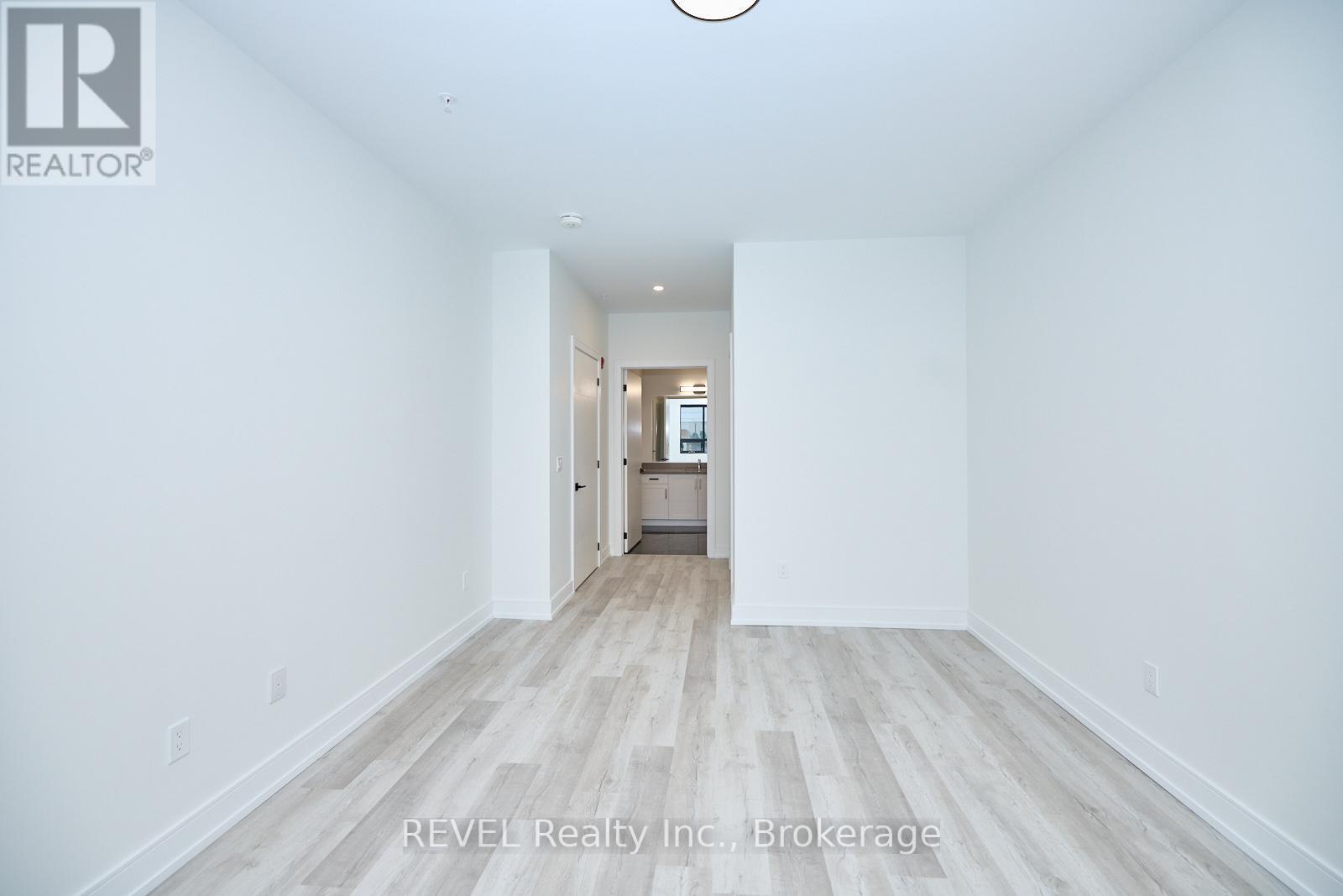 207 - 300b Fourth Avenue, St. Catharines, Ontario  L2S 0E6 - Photo 12 - X12978508