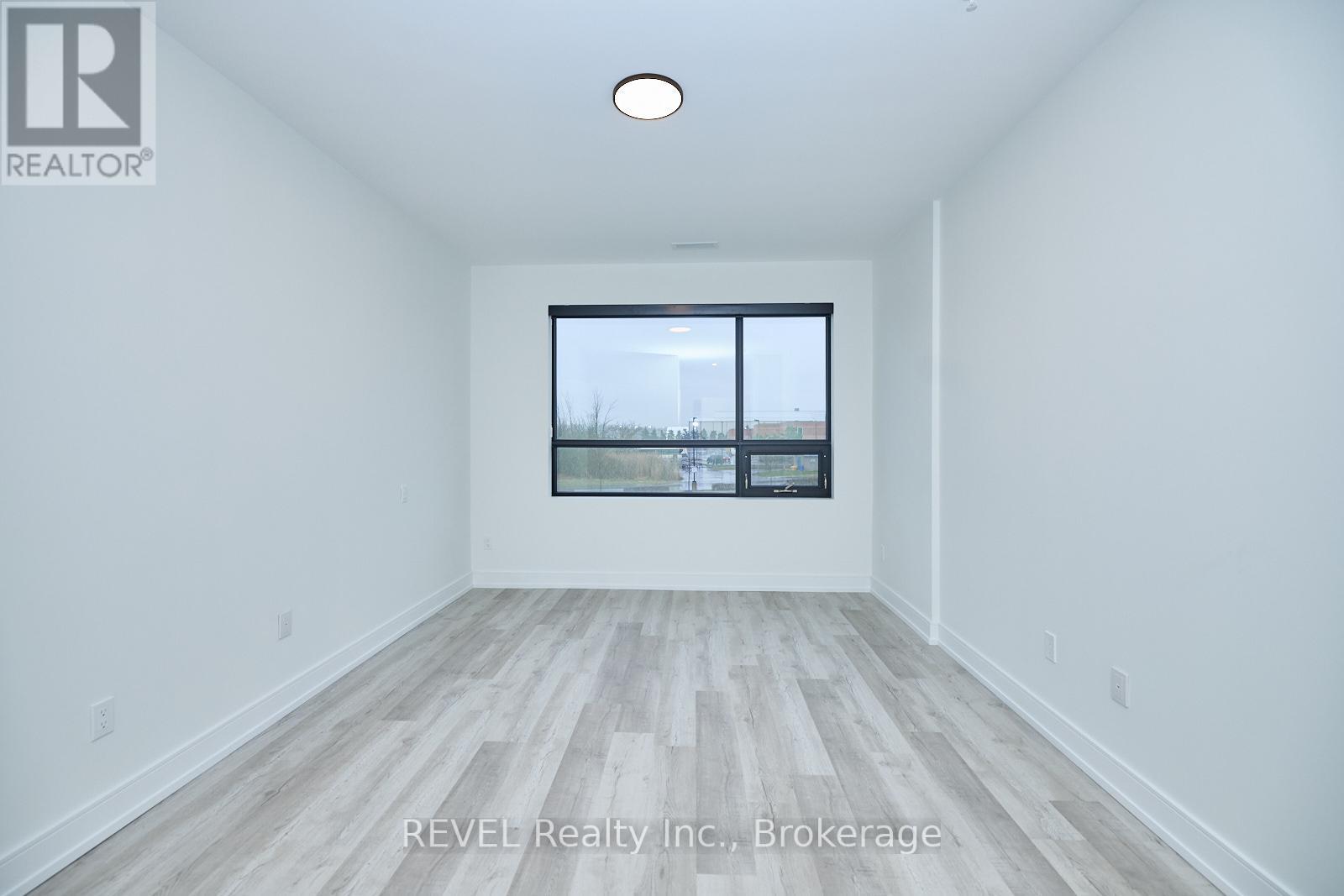 207 - 300b Fourth Avenue, St. Catharines, Ontario  L2S 0E6 - Photo 13 - X12978508