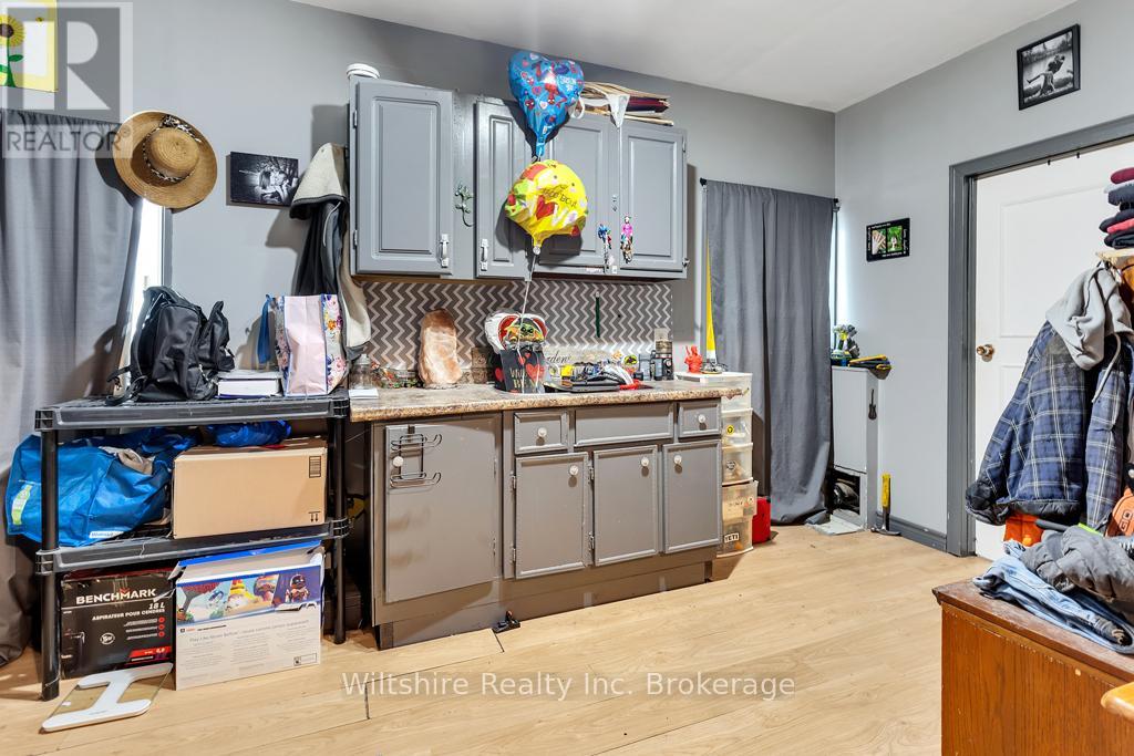 324 Broadway Street, Tillsonburg, Ontario  N4G 3S1 - Photo 4 - X12978652