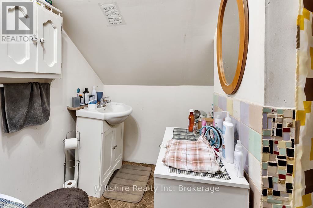 324 Broadway Street, Tillsonburg, Ontario  N4G 3S1 - Photo 6 - X12978652