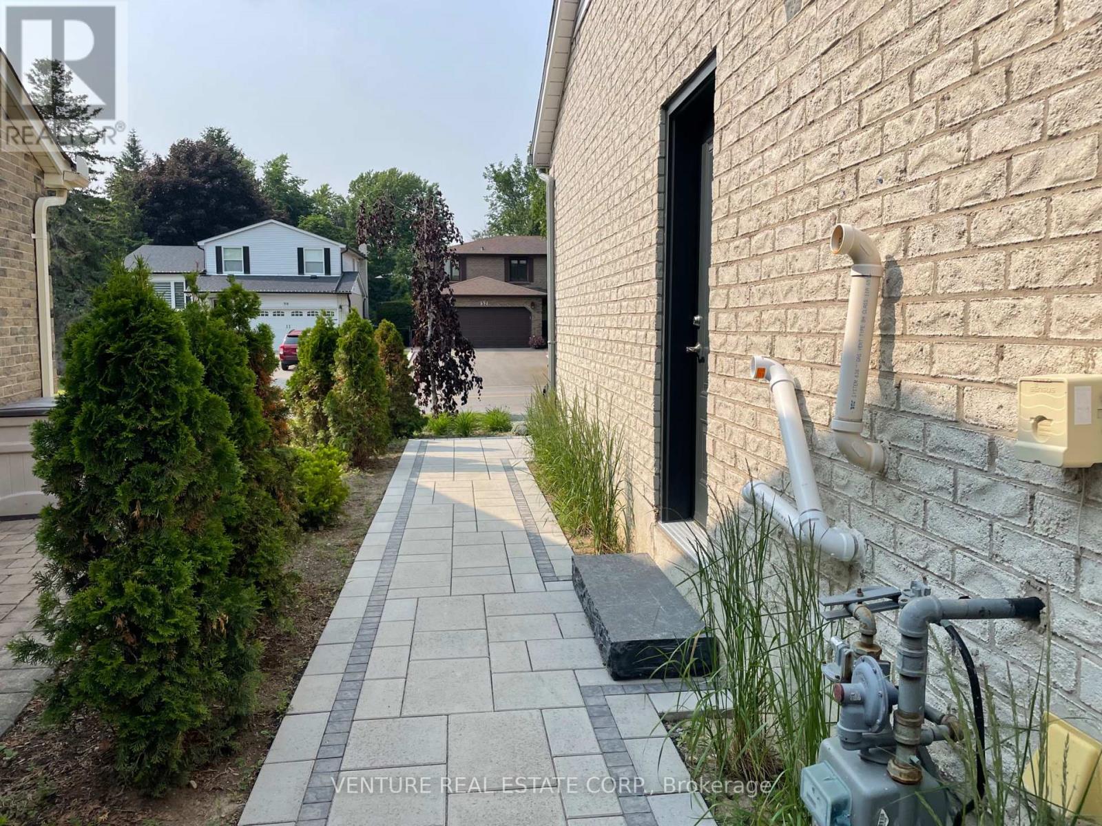 Rear - 55 Batson Drive, Aurora, Ontario  L4G 3P9 - Photo 3 - N12750164