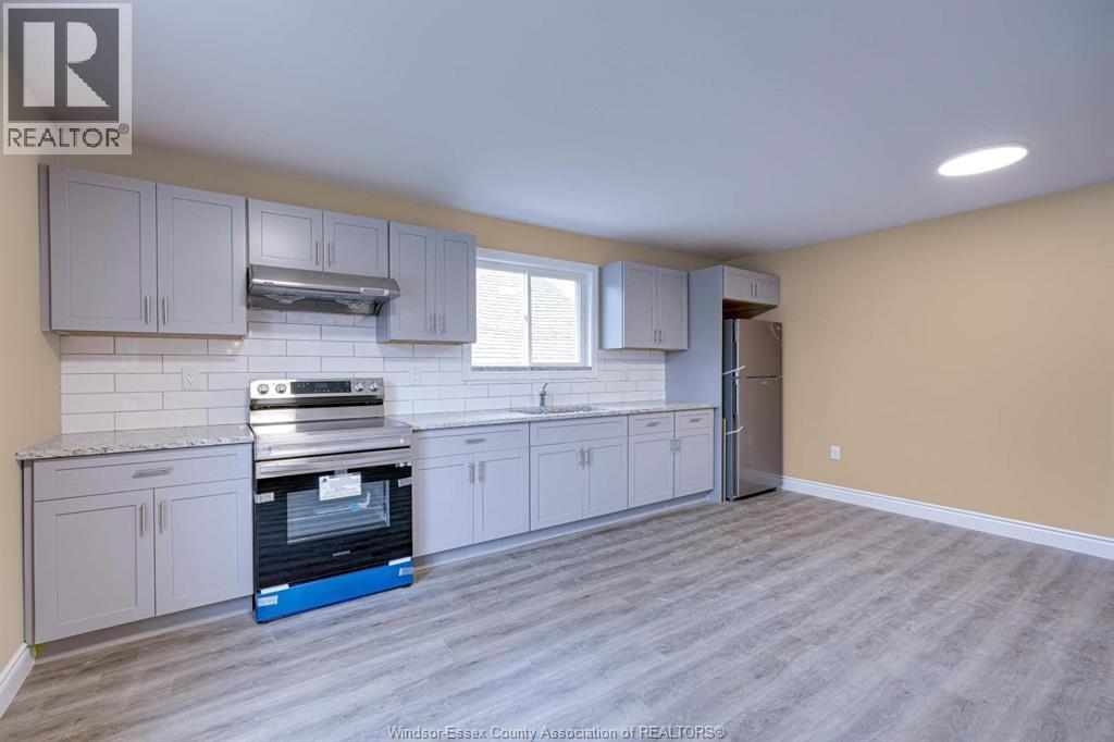 653 Bridge, Windsor, Ontario  N9B 2M5 - Photo 3 - 26007682