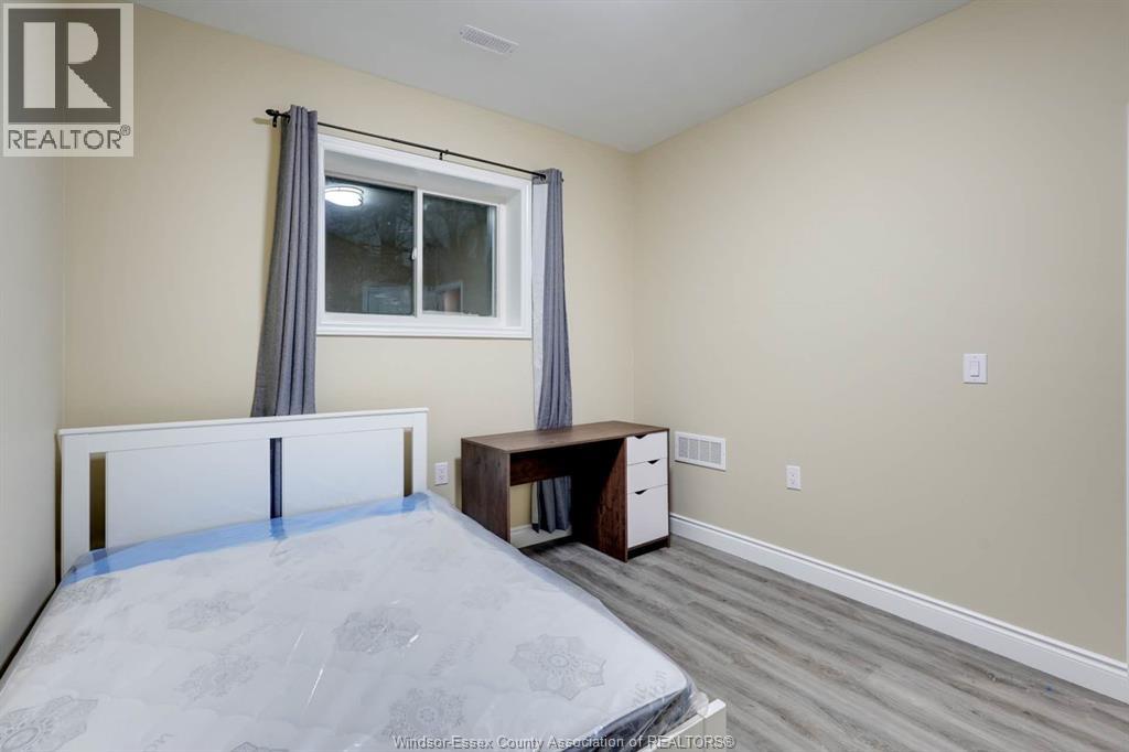 653 Bridge, Windsor, Ontario  N9B 2M5 - Photo 4 - 26007682