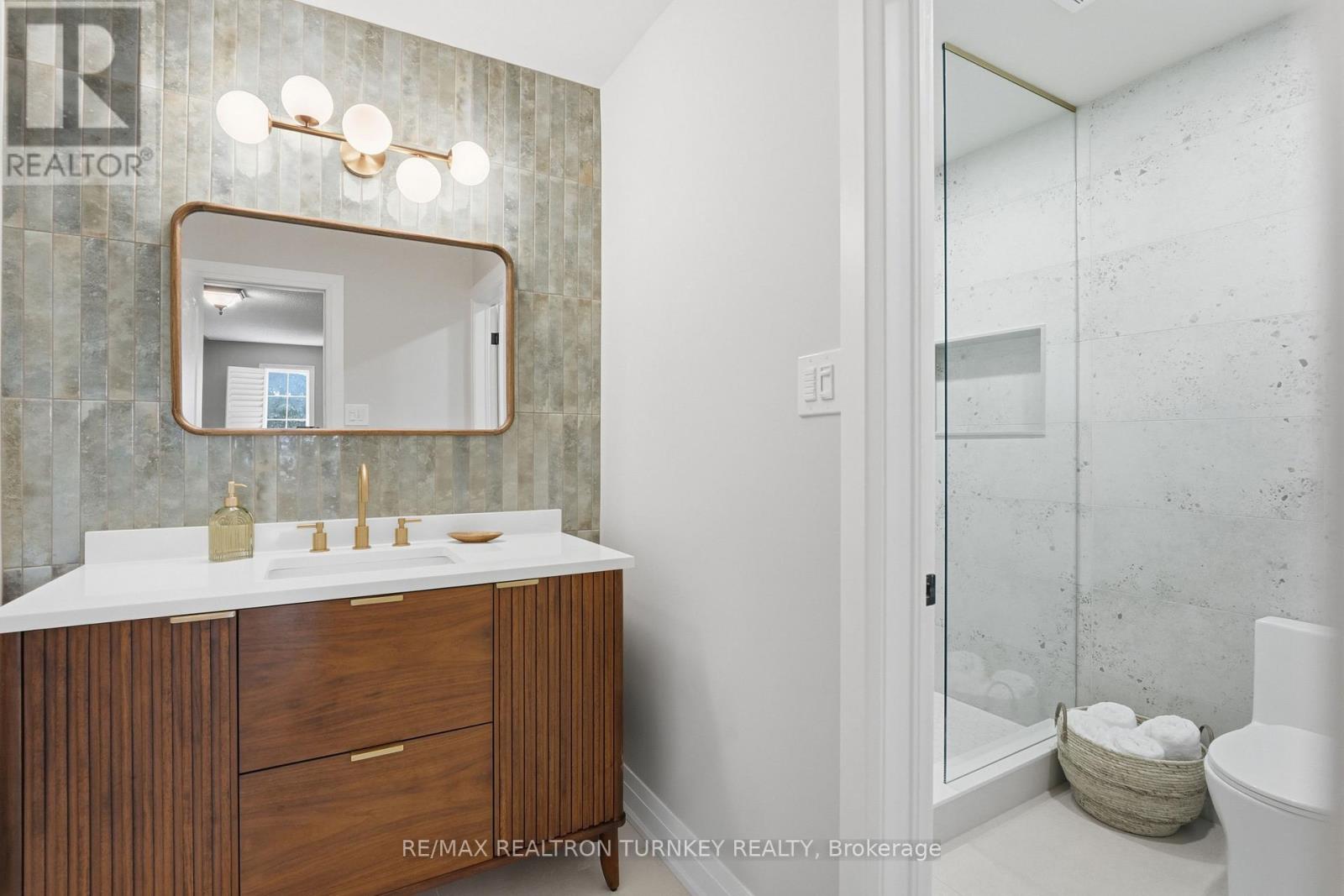 668 Foxcroft Boulevard, Newmarket, Ontario  L3X 1N3 - Photo 32 - N12827468