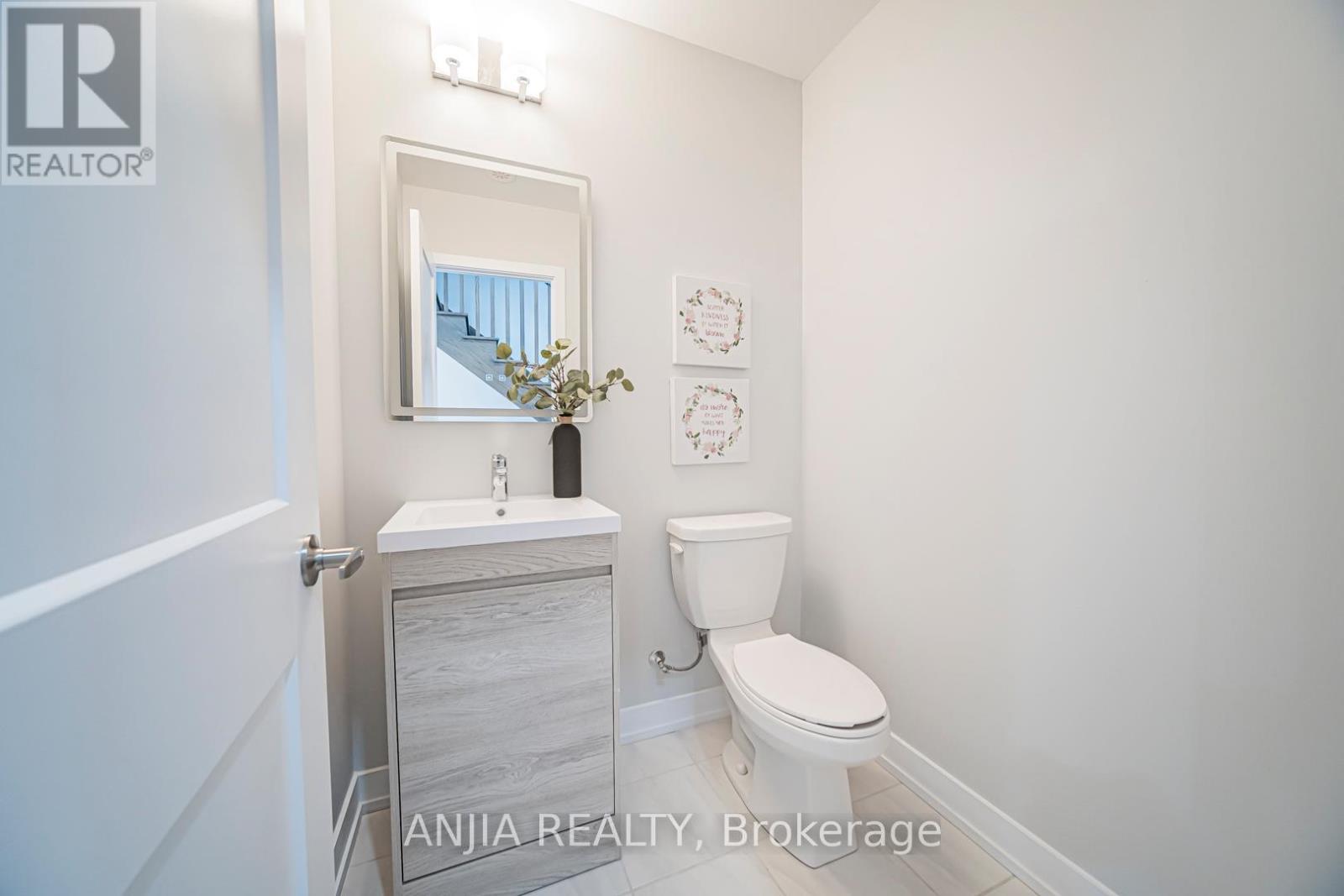 17 William Shearn Crescent S, Markham, Ontario  L6C 3J3 - Photo 12 - N12948722