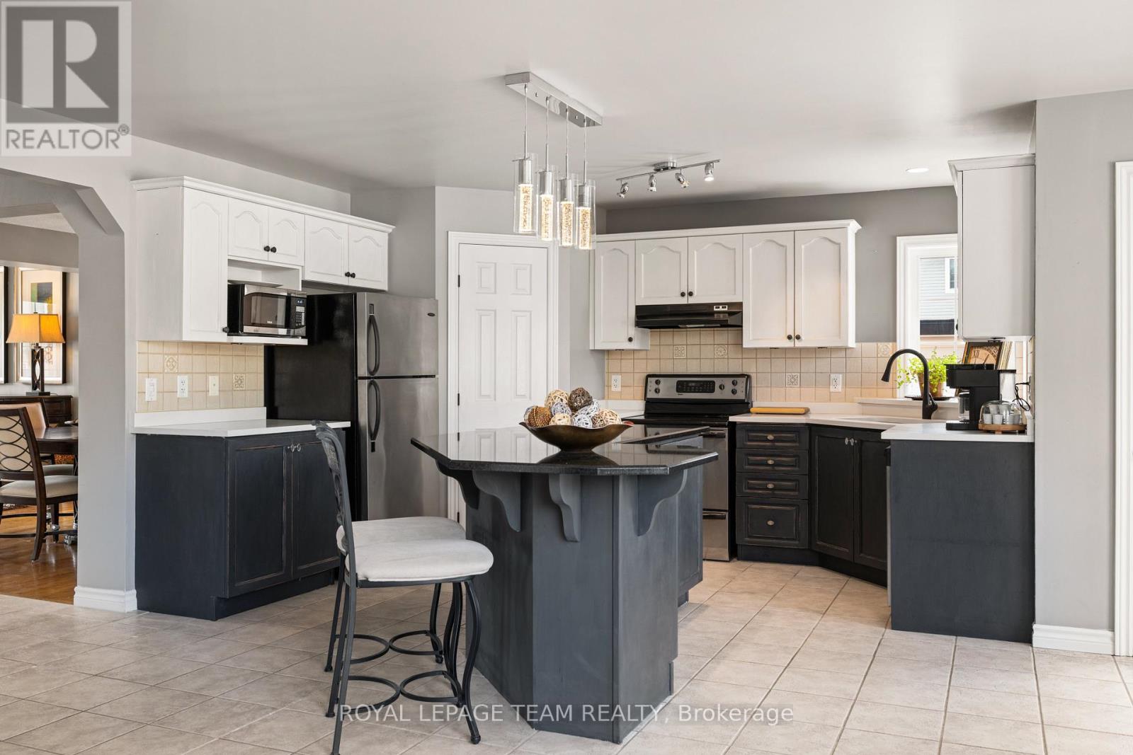 41 Blackshire Circle, Ottawa, Ontario  K2J 5M2 - Photo 11 - X12315750