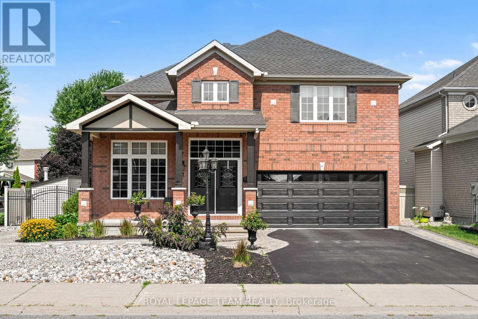 41 Blackshire Circle, Ottawa, Ontario  K2J 5M2 - Photo 2 - X12315750